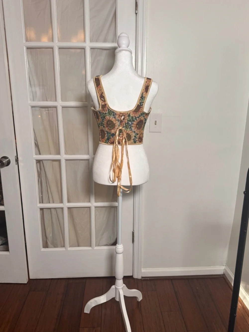 Sunflower Jacquard Corset Top with Ribbon Straps - Picture 4 of 11